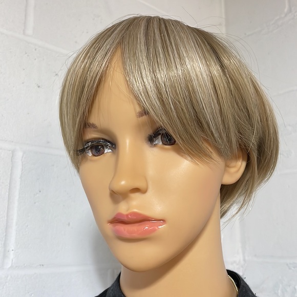 NWT 8” ash lights sandy beige light gold short unisex soft light wig averagesize - Picture 4 of 16